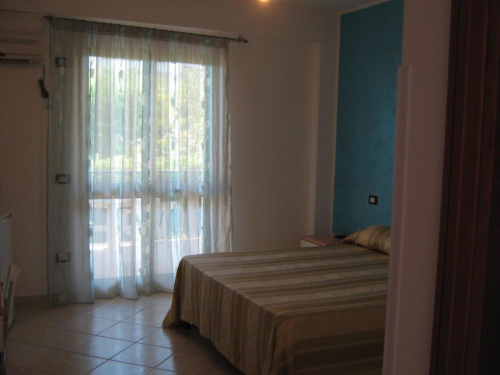 Bed And Breakfast Cirelli Скалея Номер фото